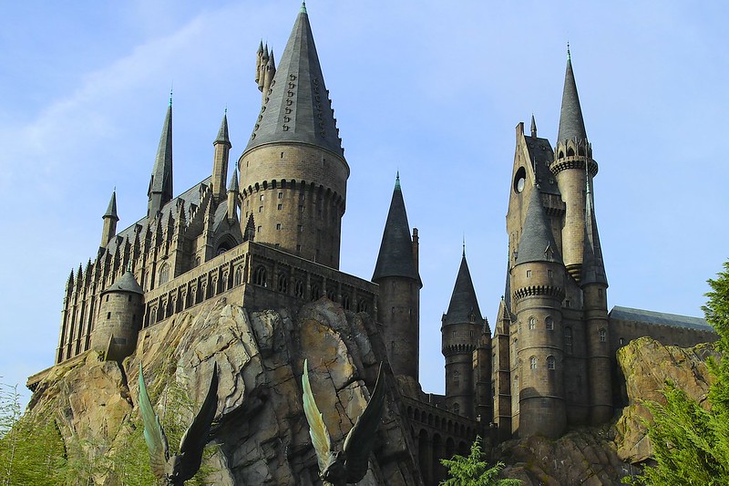 Hogwarts by Ravi_Shah is licensed under CC BY 2.0.