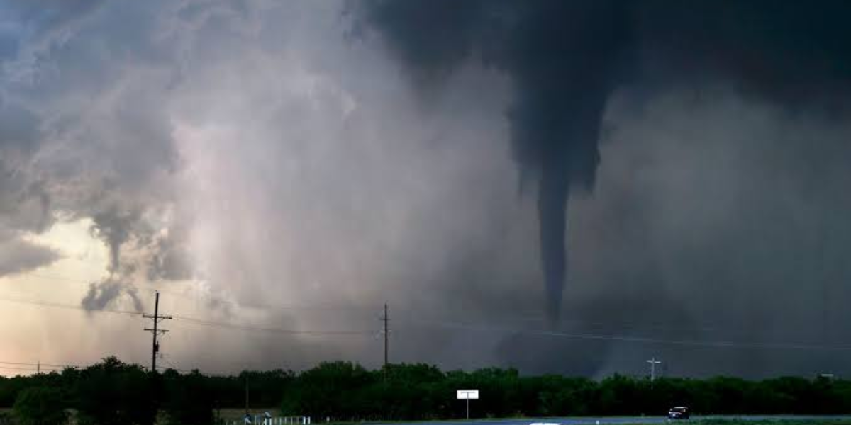 Tornadoes, Large Hail and Damaging Winds Possible Wednesday — Kansas City Residents Told to Prepare Now